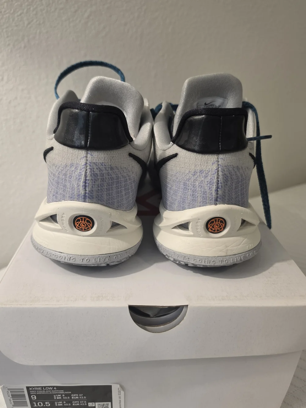 Nike Kyrie Low 4 - Size 9 - Picture 4 of 7